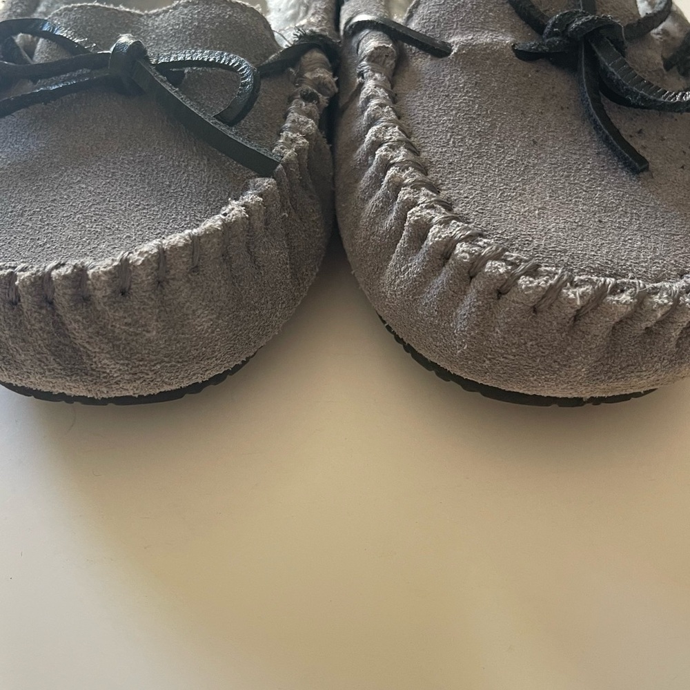 Minnetonka Cally Slippers - Picture 6 of 6